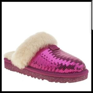 Girls Pink Sparkle Slippers 😍😍
